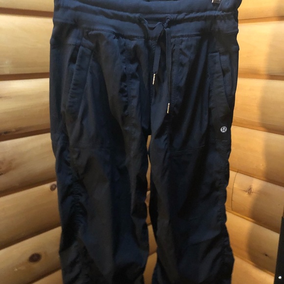 Lululemon Capri pants - Picture 2 of 5